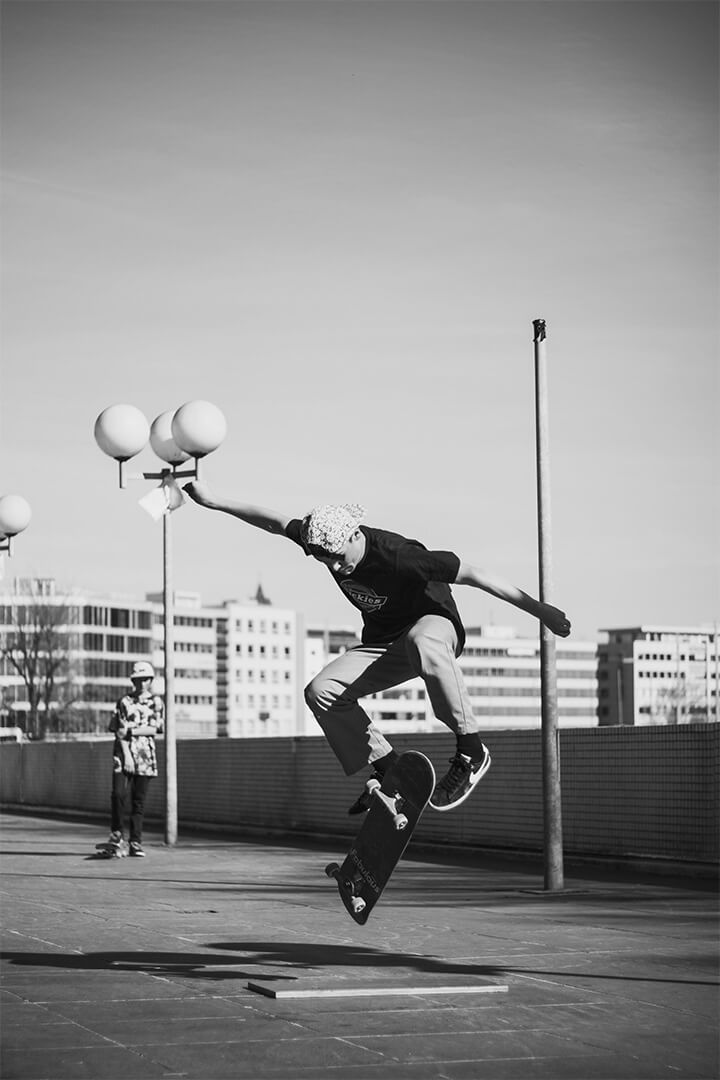 img-lw-skater-720×1080-tiny