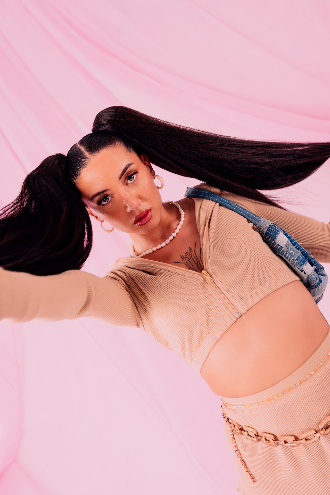 Lukas-Weber-Chichi-Chicha-content-1