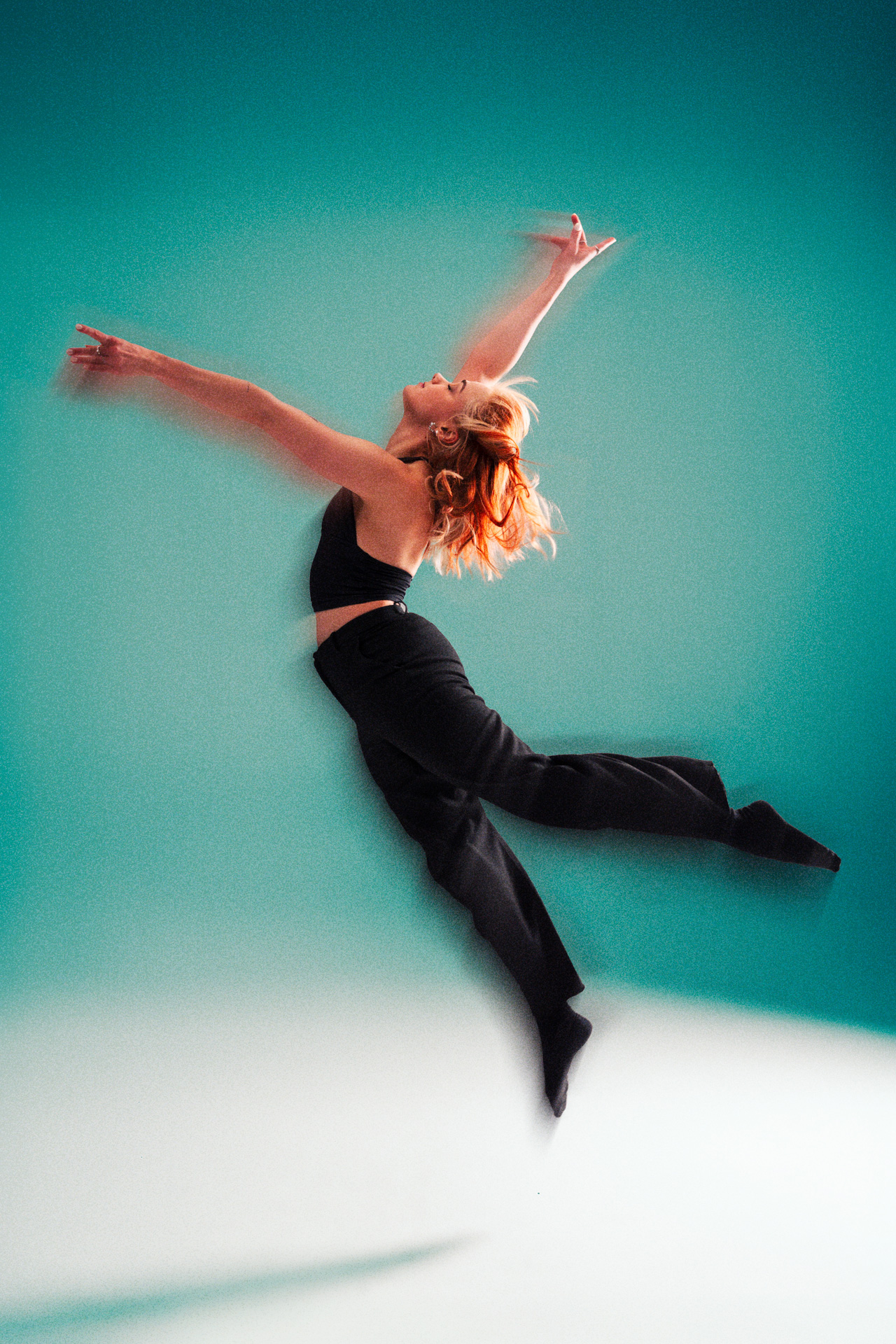 lukas-weber-lotta-dittmar-dancer-model-midair